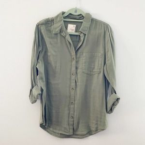 SO Favorite Shirt Long Sleeve Button Down L NWOT malou green